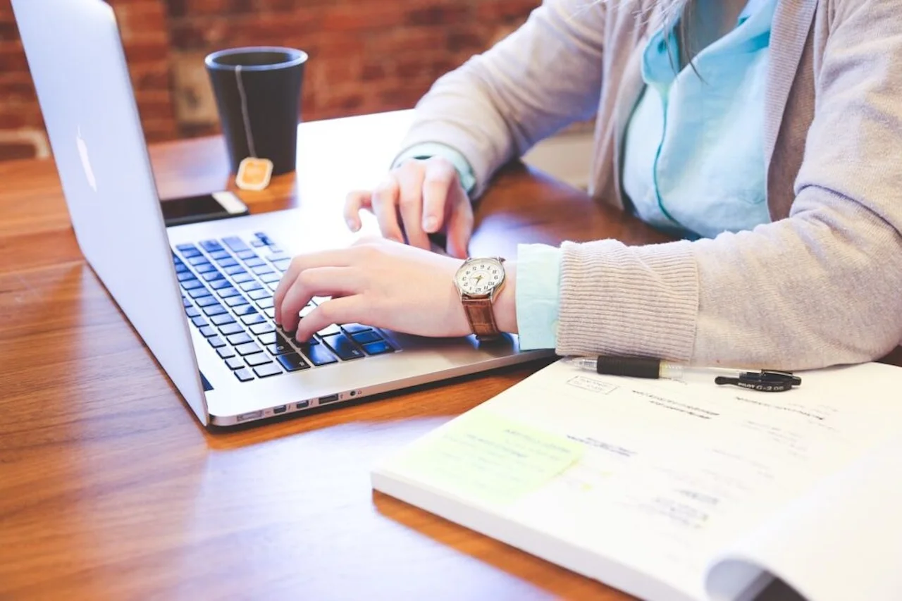 Solar & Energy Consulting GmbH - Laptop